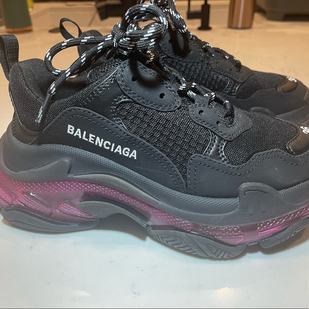 Balenciaga Triple S in Black and Pink - Picture 2 of 6